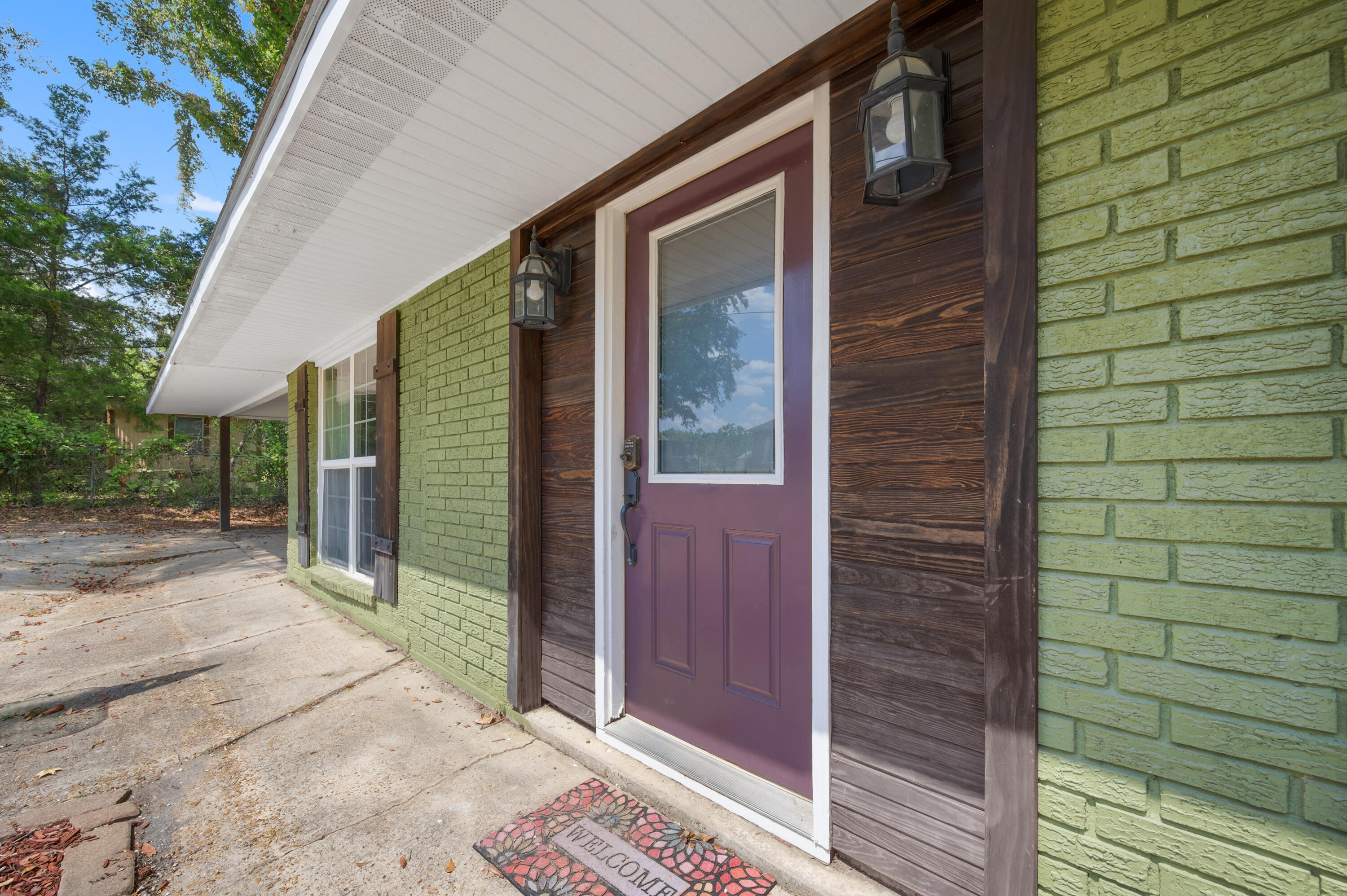 105 Allen Ave - Photo 2