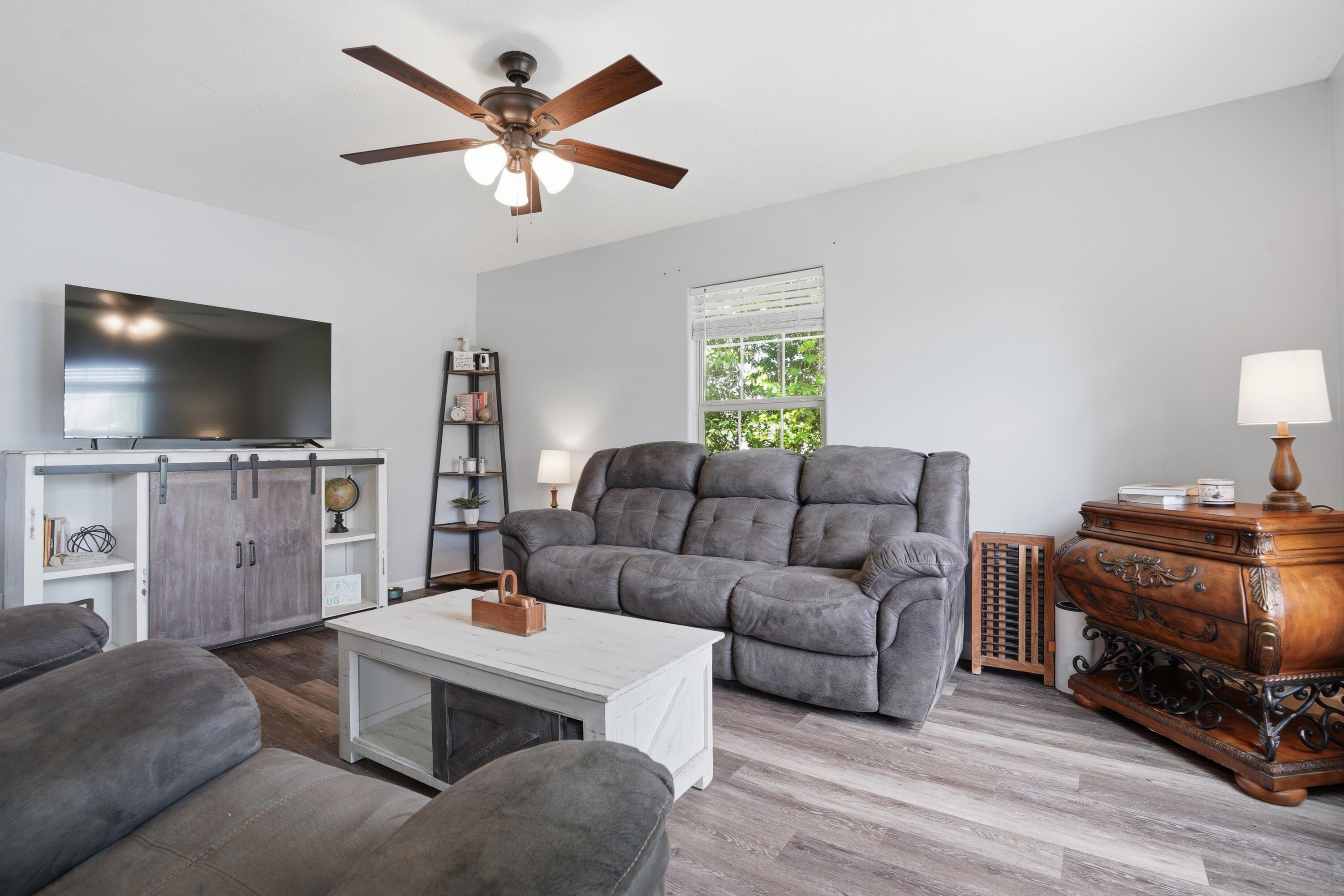 181 Moss Ln - Photo 4