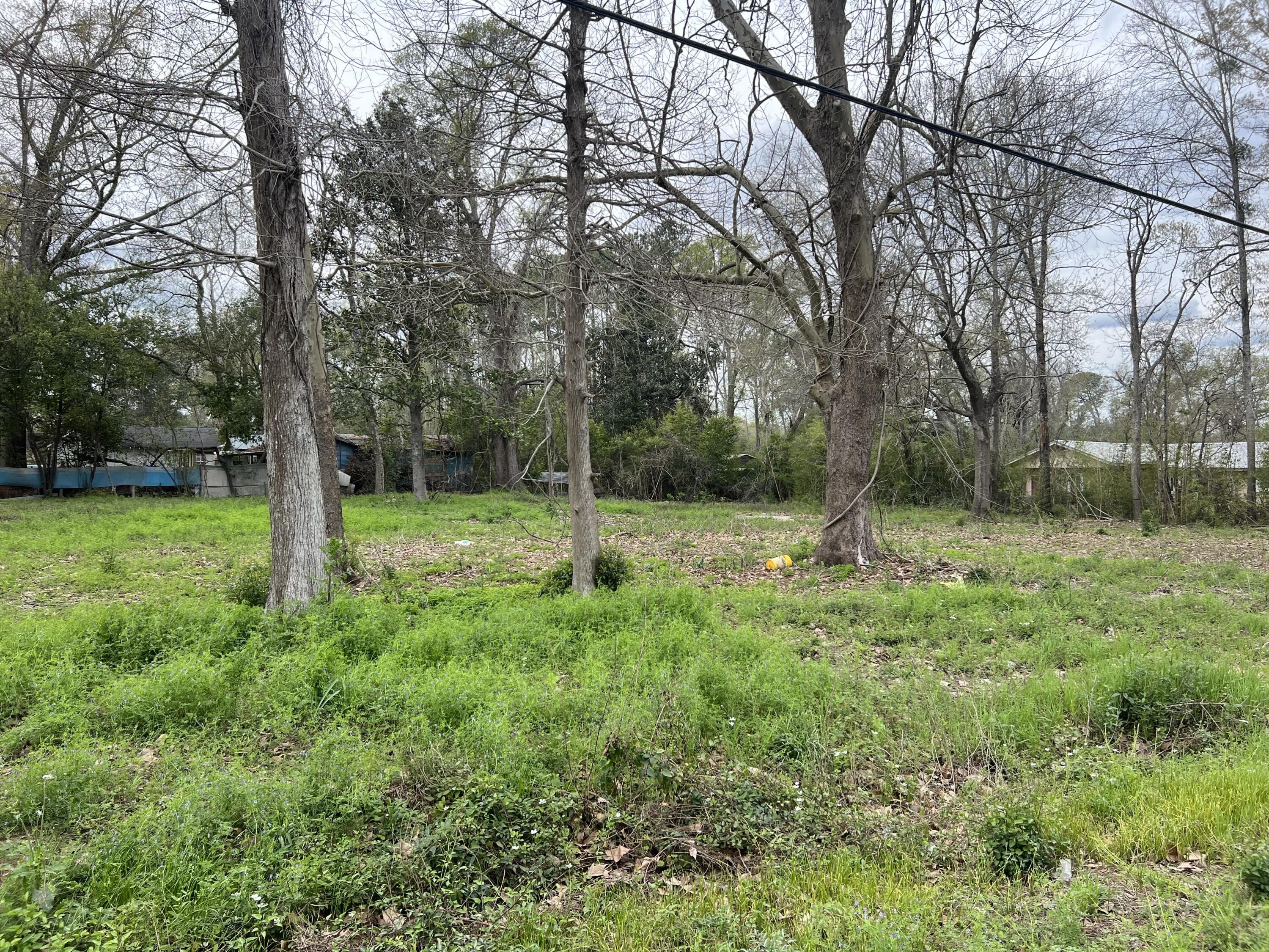 Photo 1 of 4 — 811 Washington Ave S, DeRidder, LA 70634