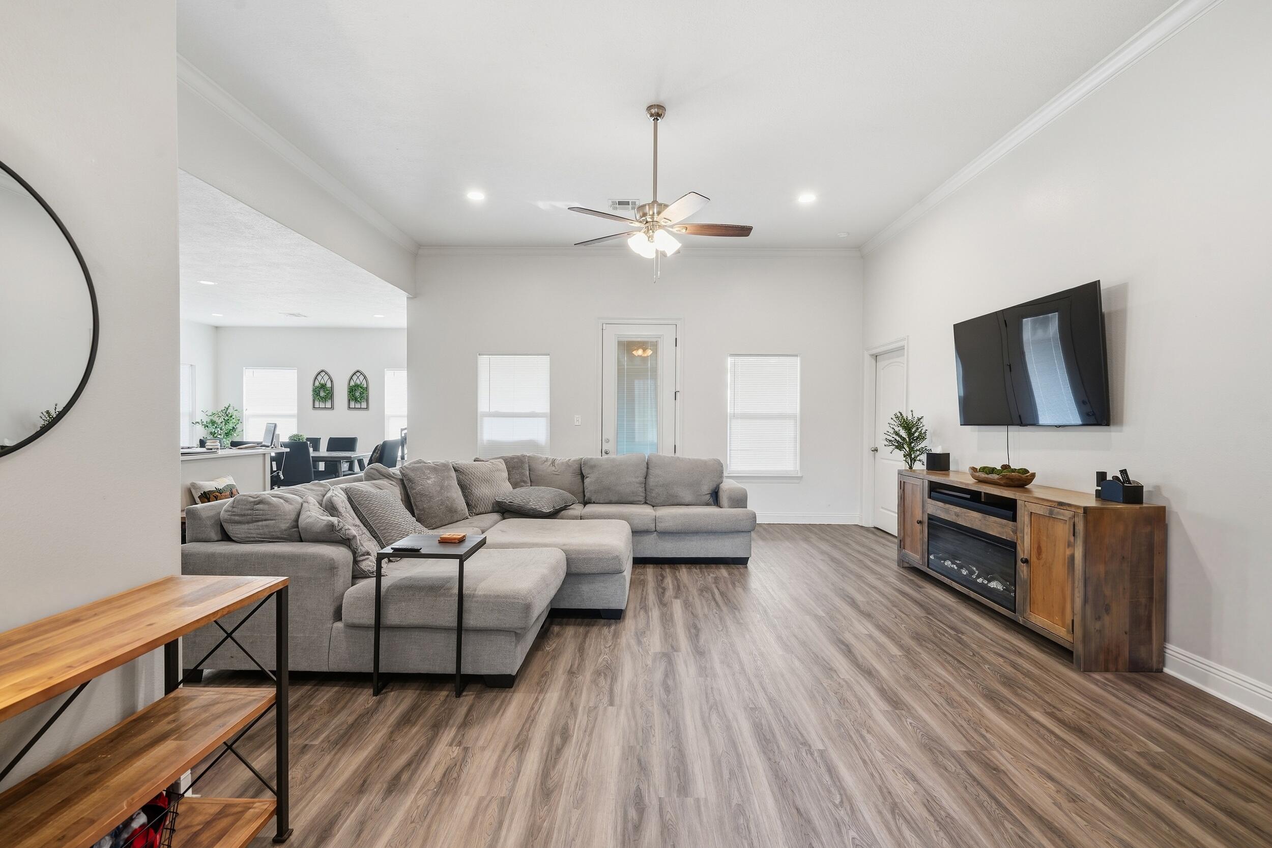 562 Oneal St - Photo 3