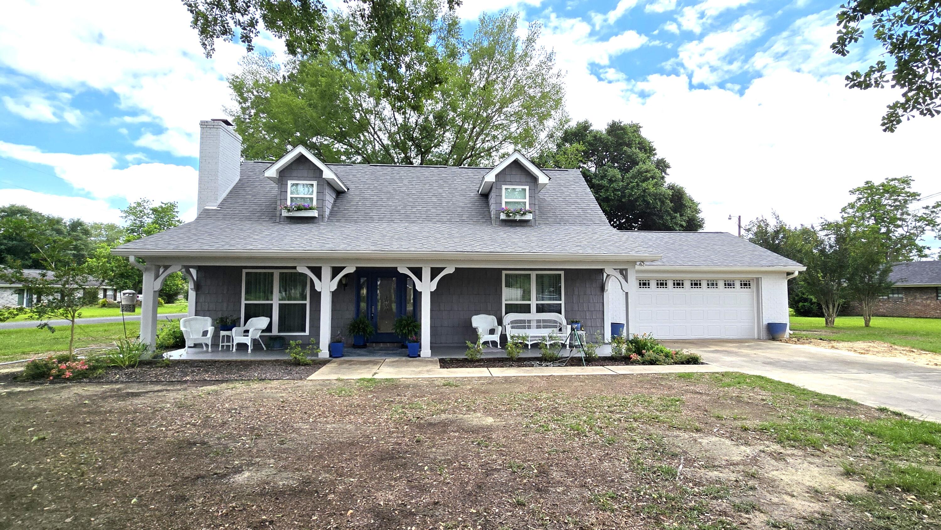 1615 Ernest Dr - Photo 2