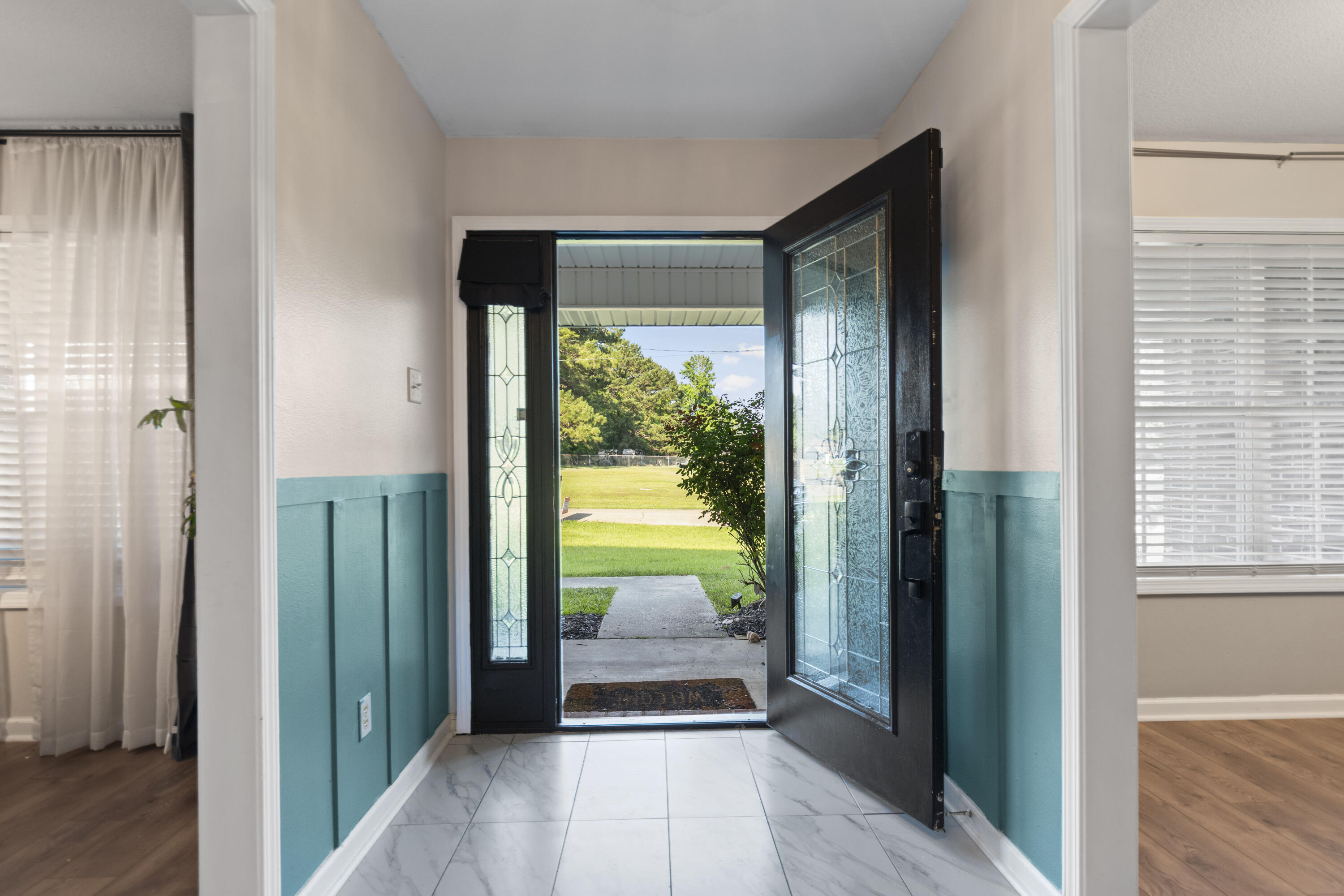 111 Forrest Dr - Photo 3