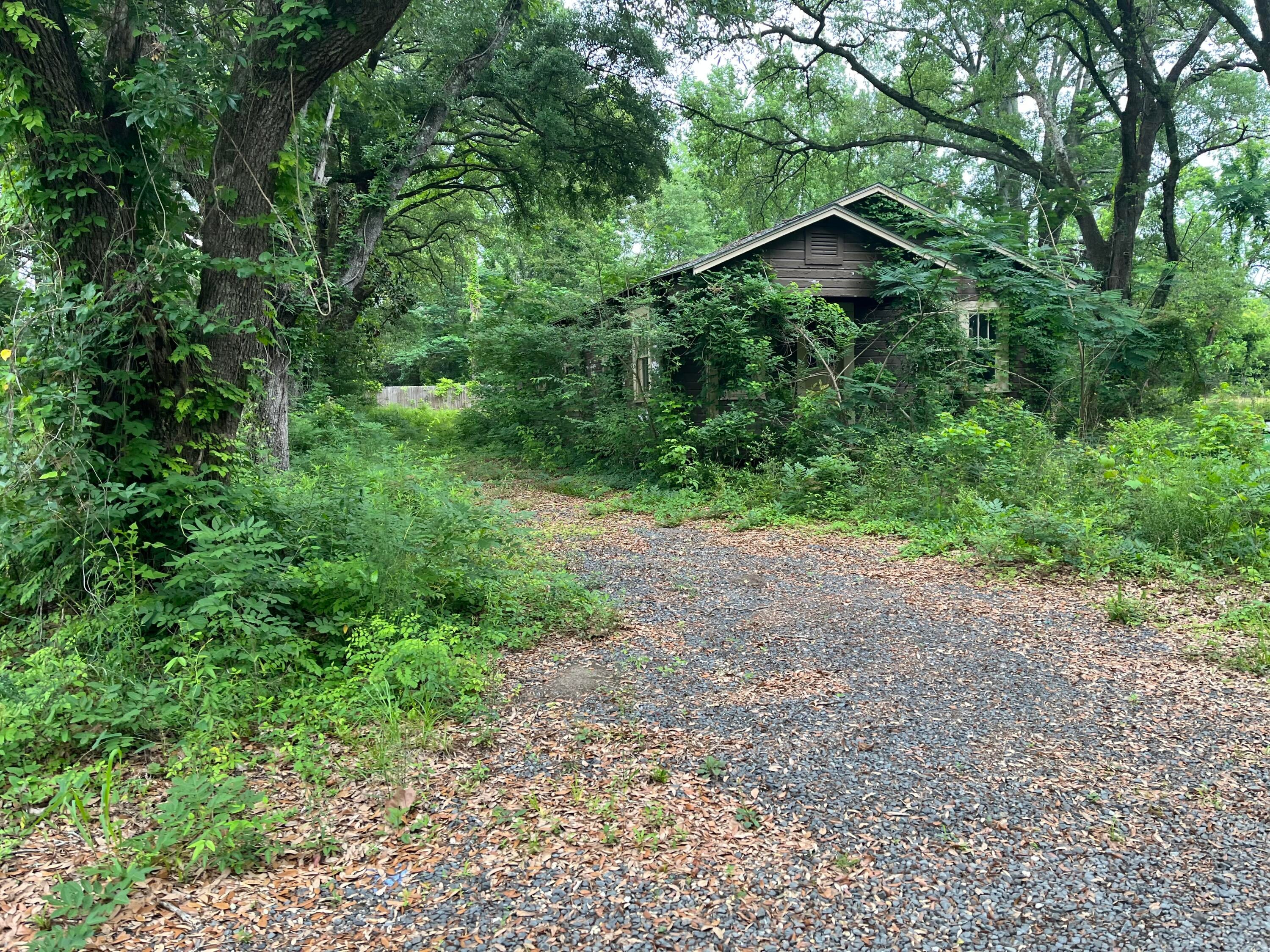 Photo 1 of 6 — 163 & 141A Pelt, Leesville, LA 71446