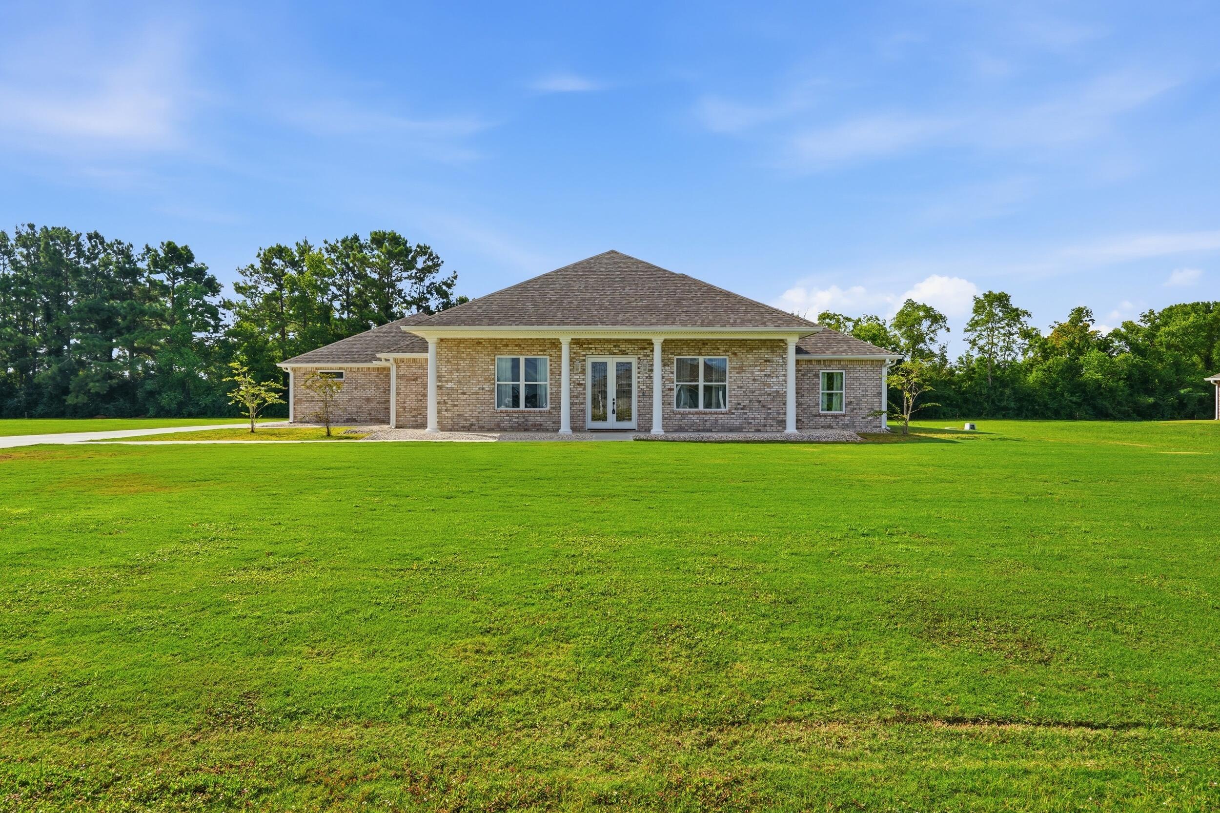 387 Liberty Dr - Photo 2