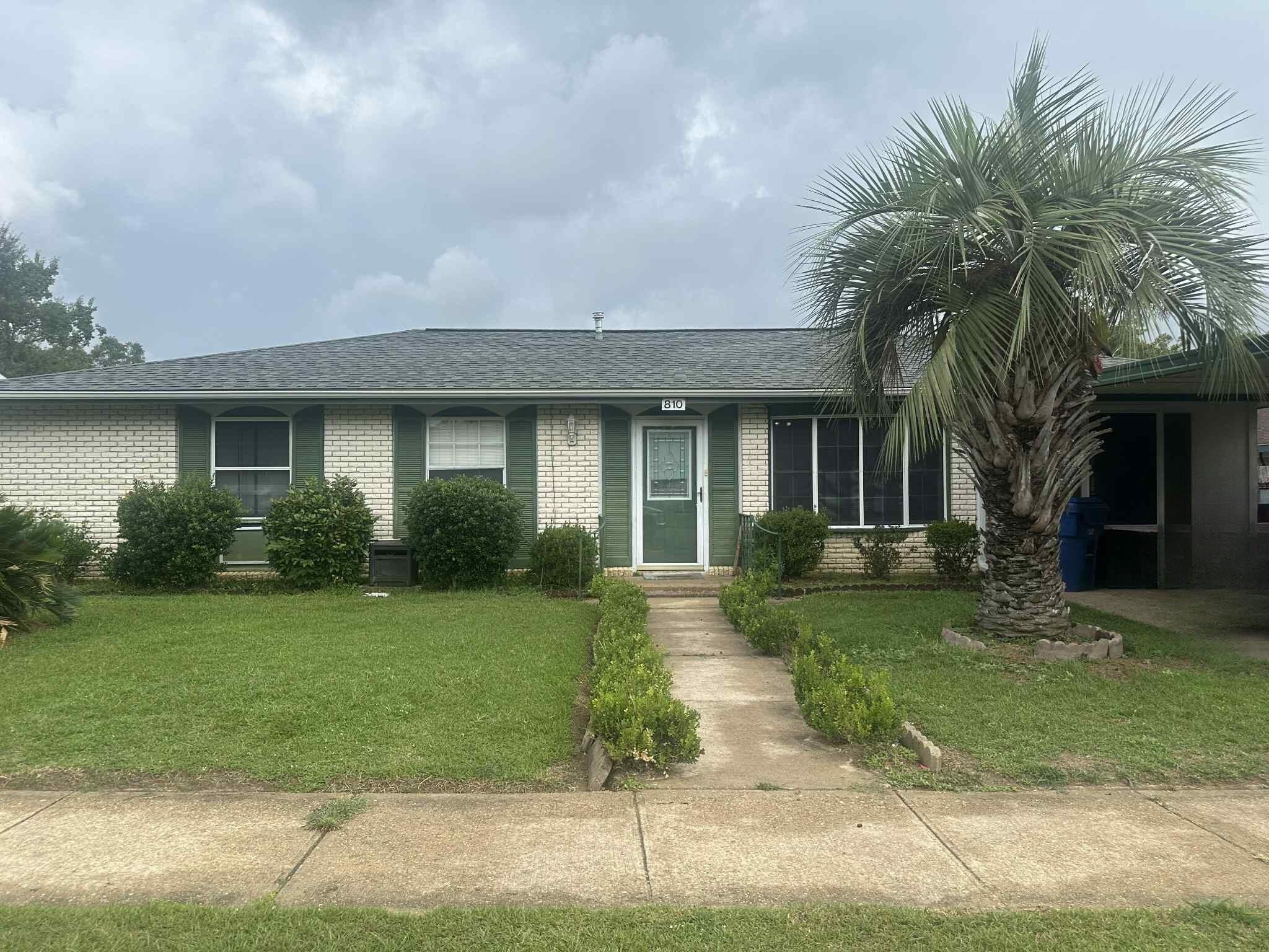 Photo 1 of 17 — 810 Greenbriar St, DeRidder, LA 70634