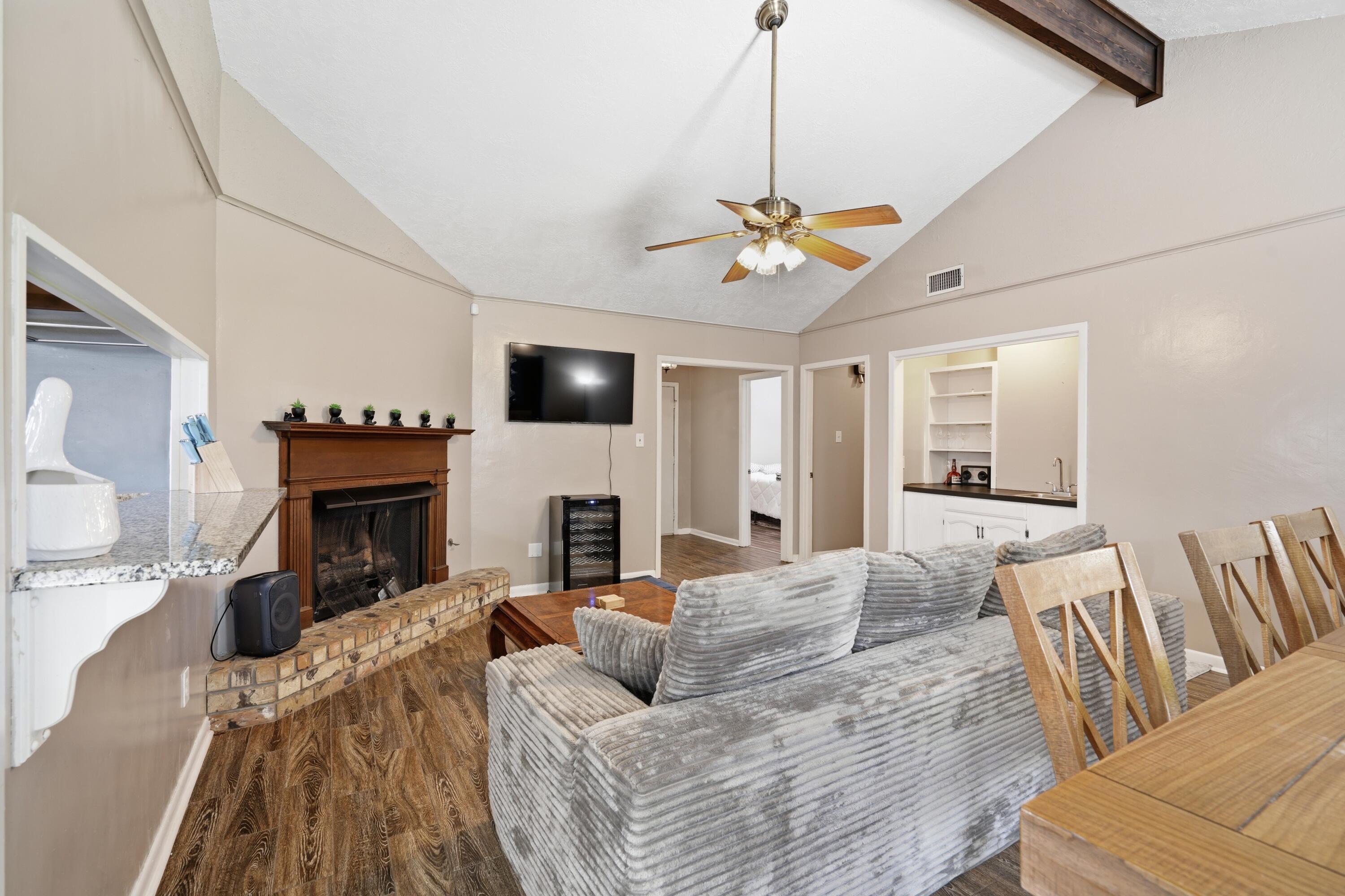 1413 S Meadow Ln - Photo 4