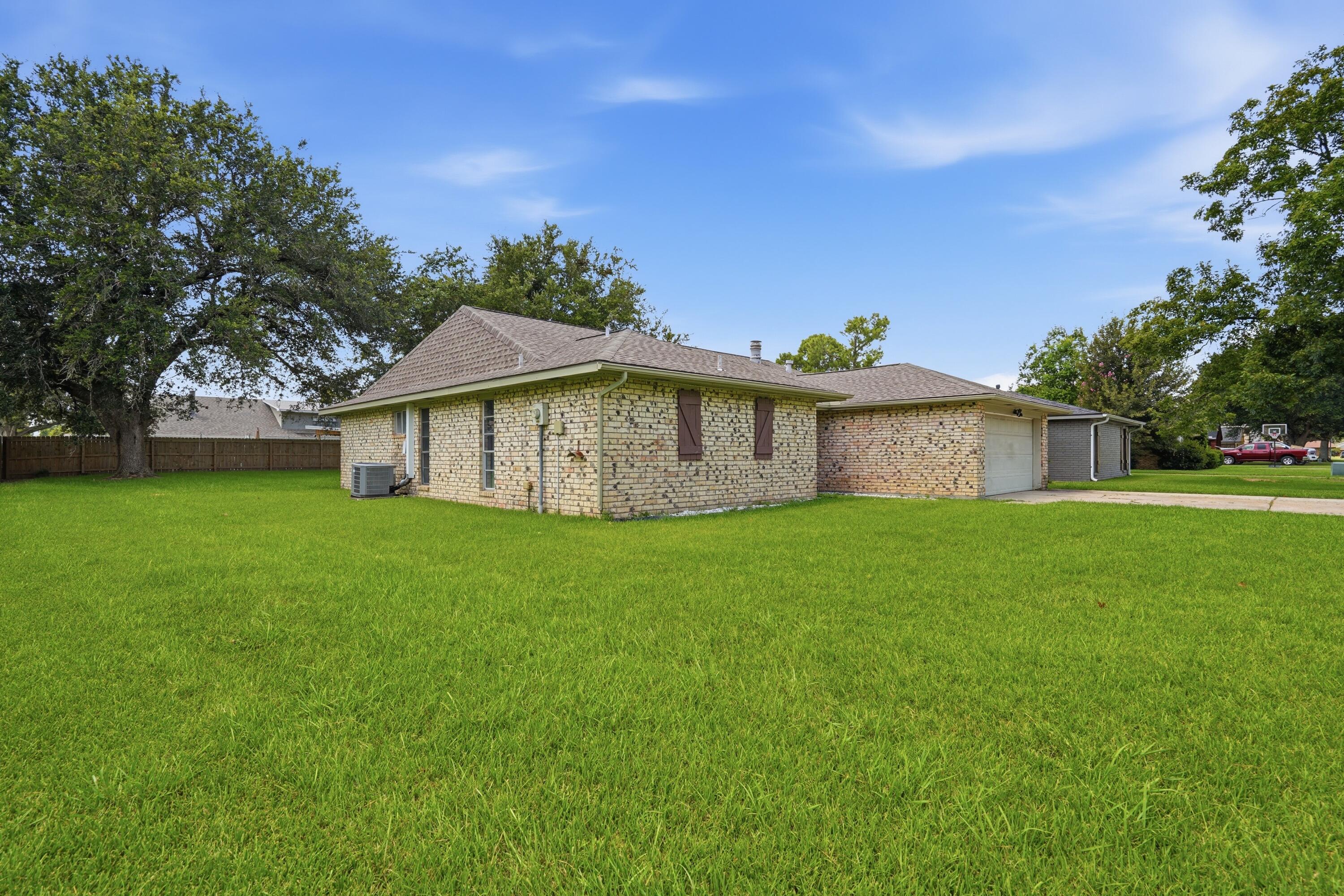 1413 S Meadow Ln - Photo 2
