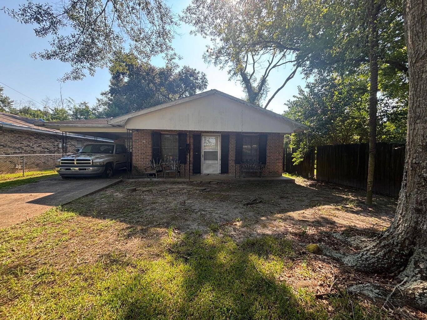 601 S Helen St - Photo 2