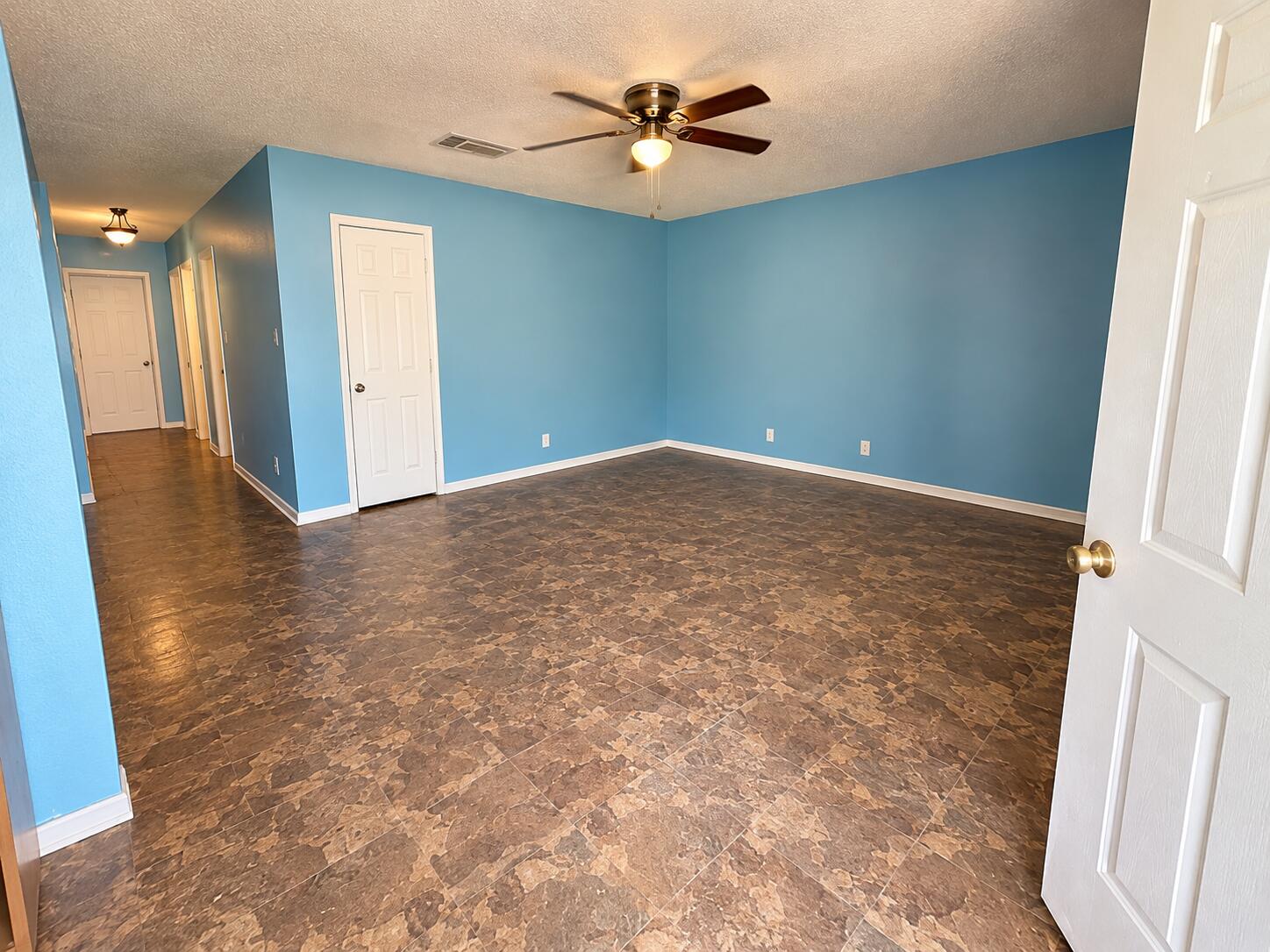 601 S Helen St - Photo 3