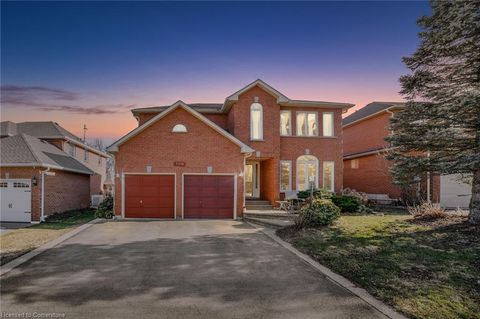 130 Huntingwood Avenue, Dundas, ON L9H 6X7 - MLS#: 40709336