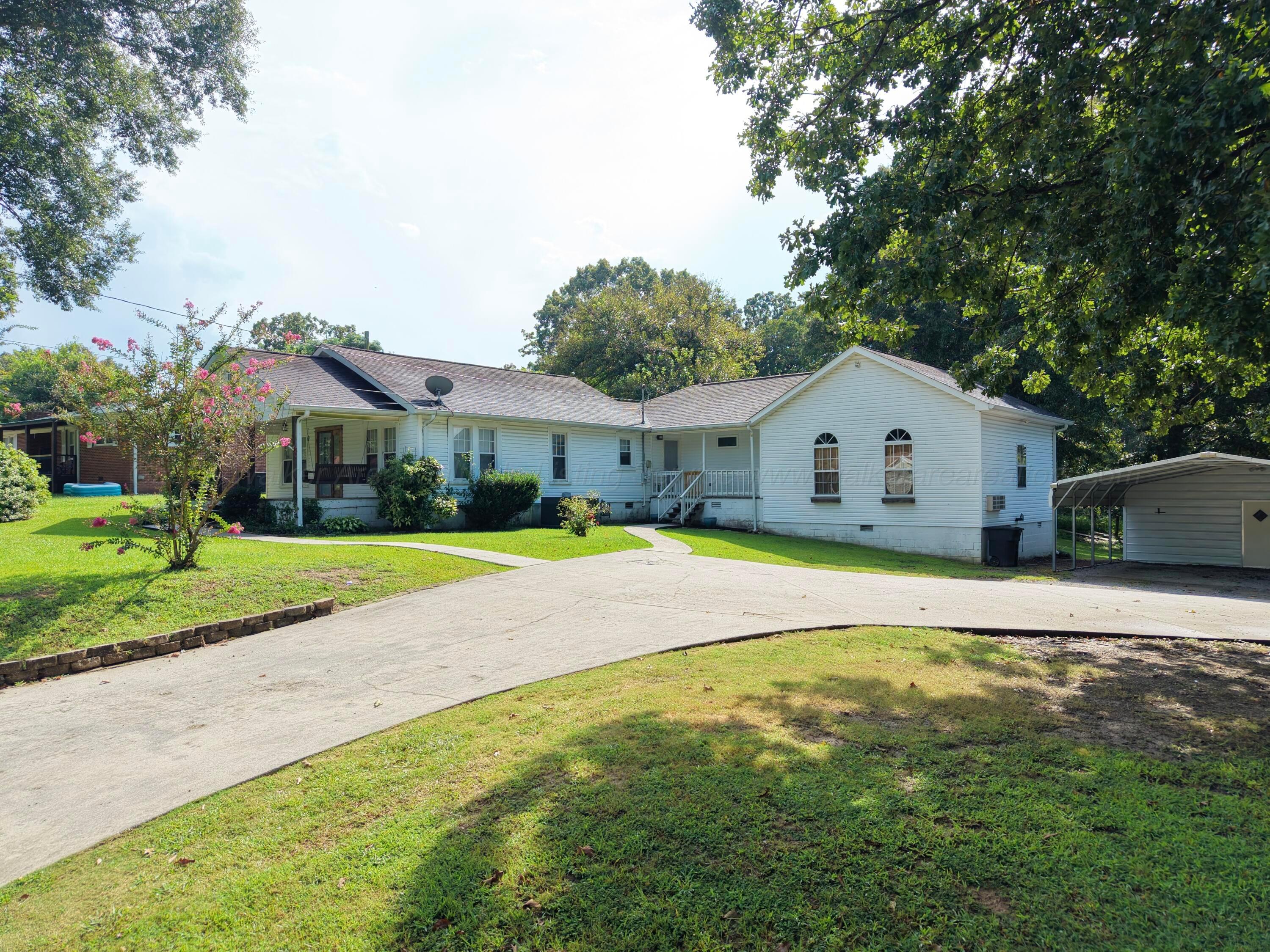 2814 11TH Ave - Photo 2