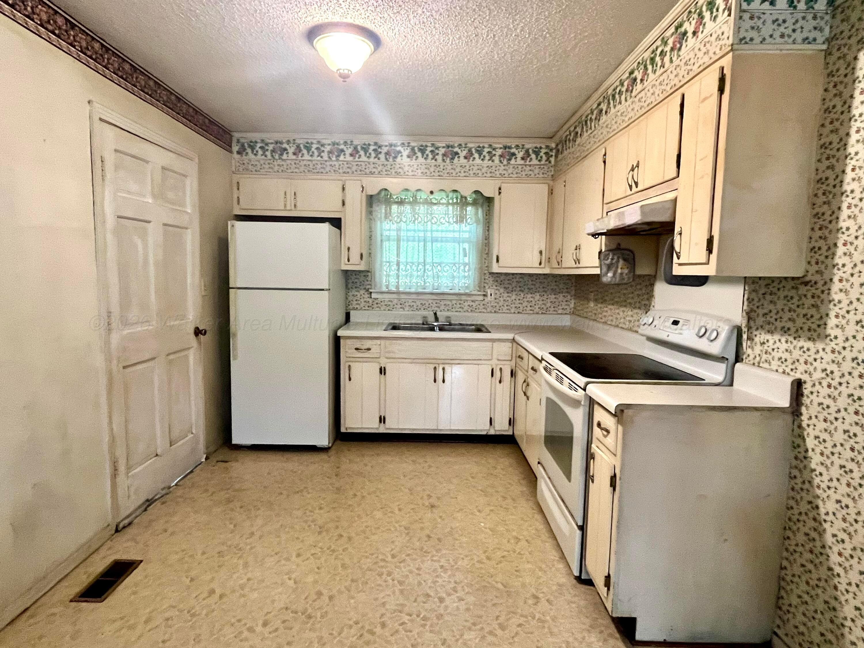 1604 33RD St - Photo 3