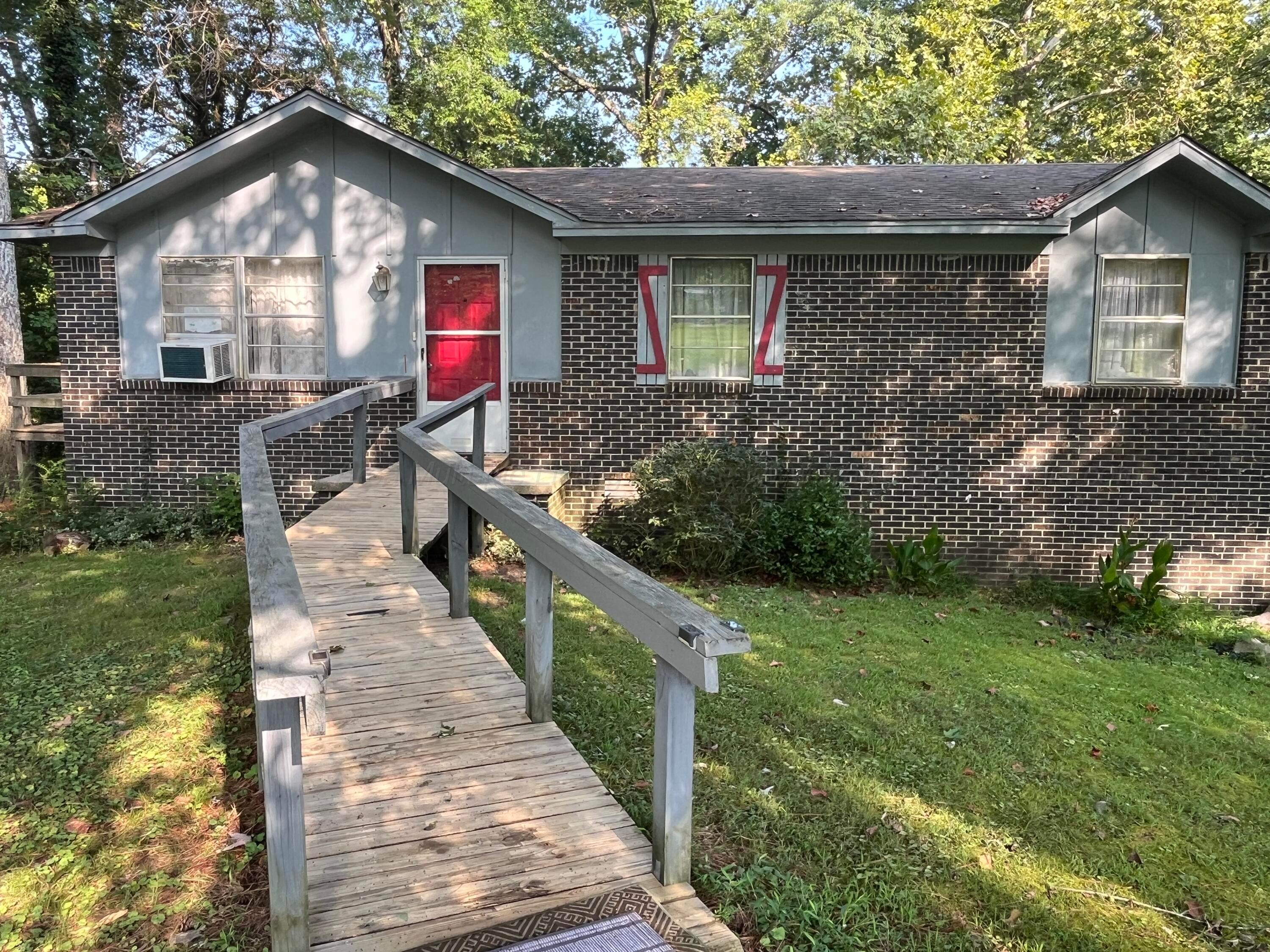 1604 33RD St - Photo 2