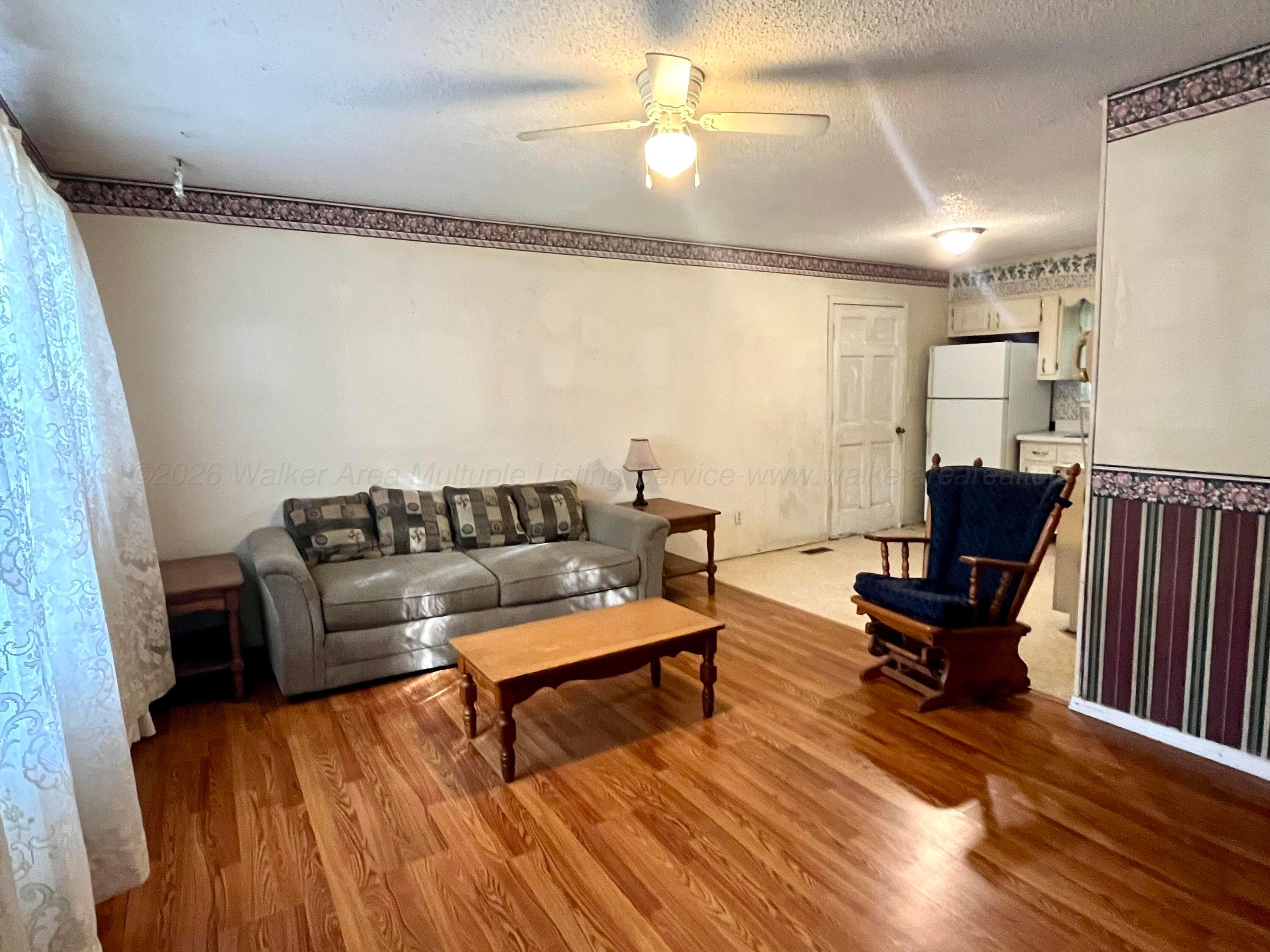 1604 33RD St - Photo 4