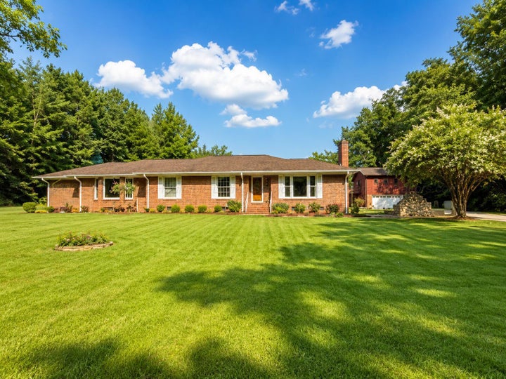 Photo 1 of 44 — 603 18TH Ave, Jasper, AL 35503