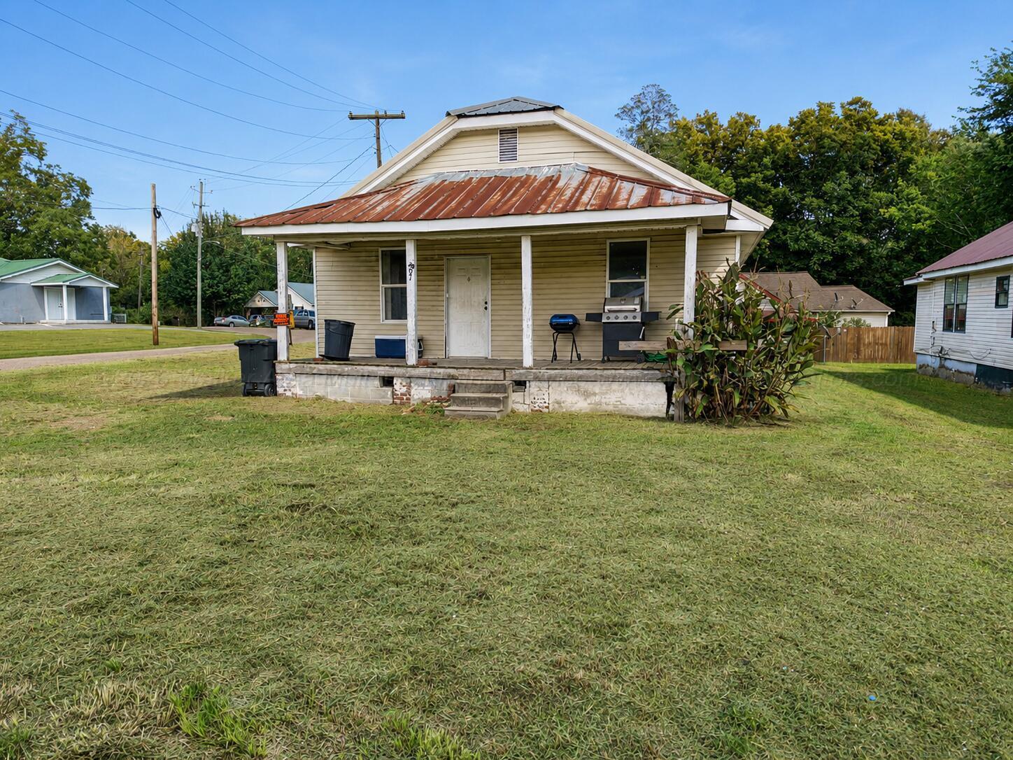 871 ALABAMA Ave - Photo 2
