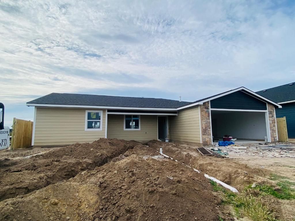 Photo of 321 Rowland Circle, Garden City, KS 67846 (MLS # 100767)
