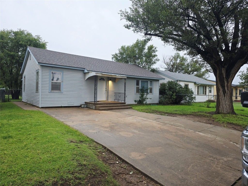 Photo of 732 S New York Avenue, Liberal, KS 67901 (MLS # 100704)