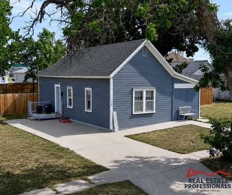 218 W MAPLE ST, BUCKLIN, KS 67834 - Image 77cf8cdf356110b4d9c9f64b2011c8fe/781143494