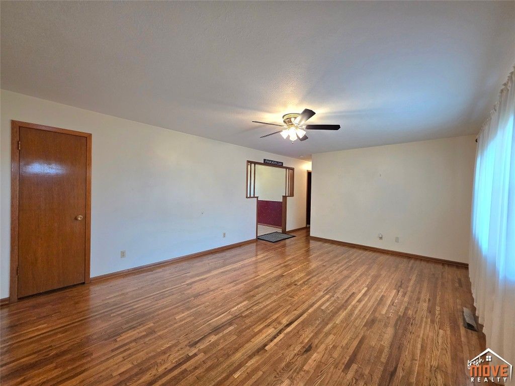 Photo of 1106 Pearl Street, Garden City, KS 67846 (MLS # 100830)