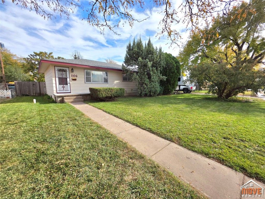 Photo of 1106 Pearl Street, Garden City, KS 67846 (MLS # 100830)