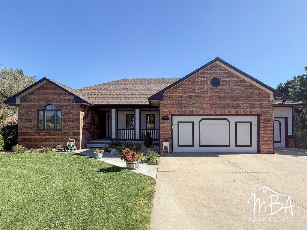 Photo of 1500 Grandview Drive E, Garden City, KS 67846 (MLS # 100806)