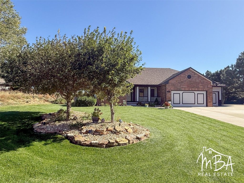 Photo of 1500 Grandview Drive E, Garden City, KS 67846 (MLS # 100806)