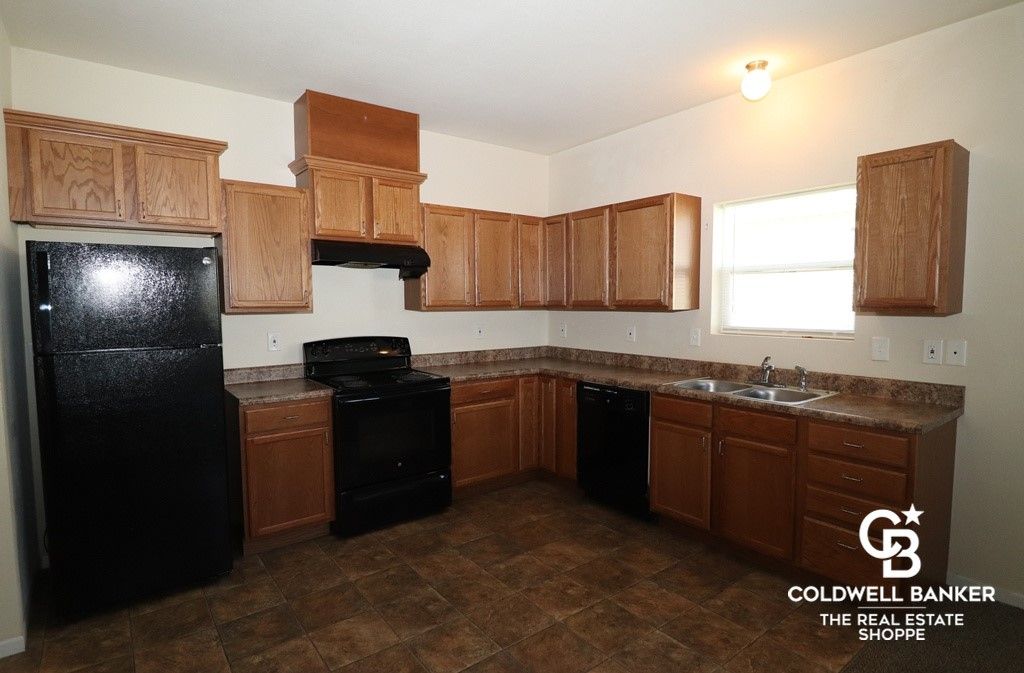 Photo of 905 N Sunflower Lane, Ulysses, KS 67880 (MLS # 100723)