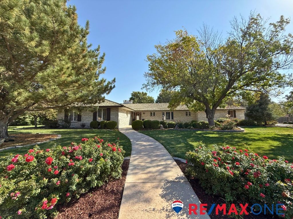 Photo of 2008 N Antler Ridge Drive, Garden City, KS 67846 (MLS # 100807)