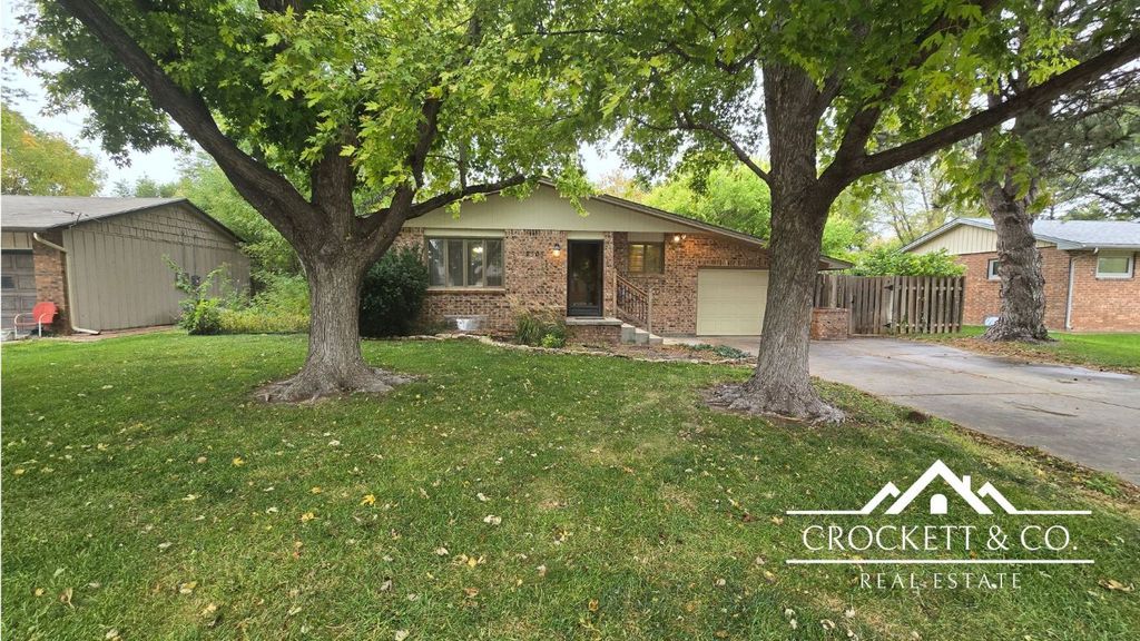 Photo of 2505 N Carriage Lane, Garden City, KS 67846 (MLS # 100755)