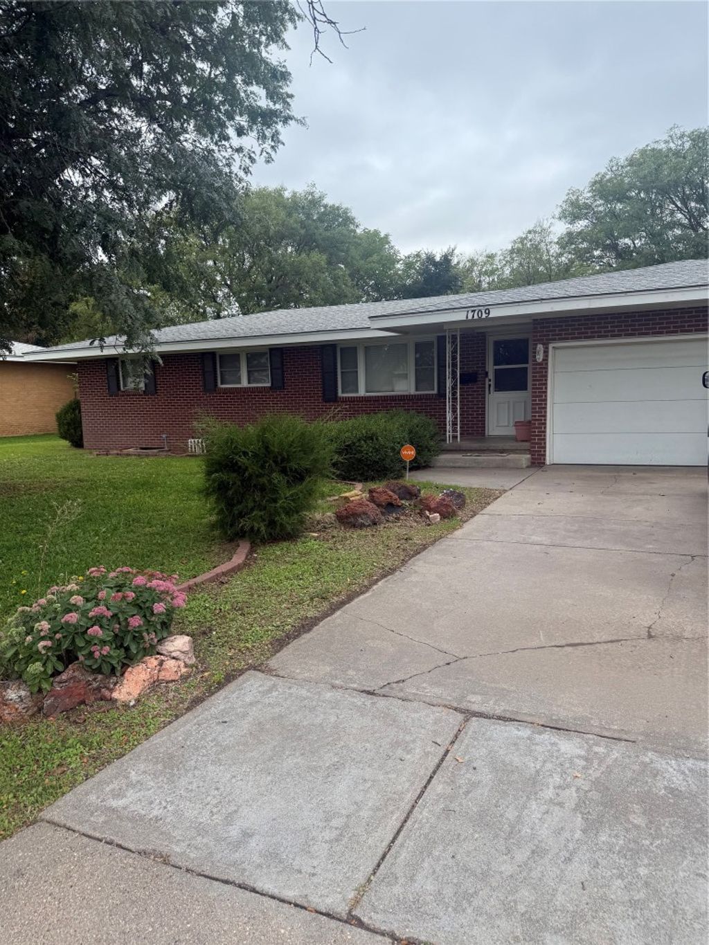 Photo of 1709 Parkwood Lane, Garden City, KS 67846 (MLS # 100750)