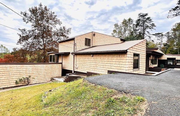 124 BLANTON DR, STAFFORDSVILLE, KY 41256 - Image c70fefc84eb6a13ffd8954ee82b67e1a/3825495330