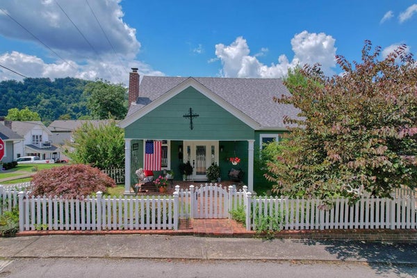 125 CRAIG ST, HAZARD, KY 41701 - Image de75b6472de2a7ac6768d9b7ab97e7f1/322058743