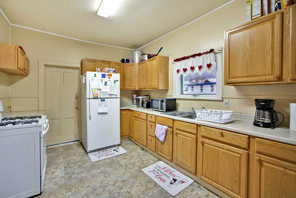 Harrison Valley, Pennsylvania 16927, United States, ,2 BathroomsBathrooms,Commercial,Active,2304