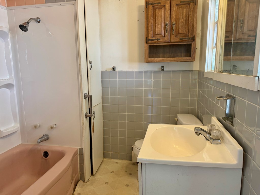 Westfield, Pennsylvania 16950, United States, 3 Bedrooms Bedrooms, ,2 BathroomsBathrooms,Residential,Active,203931