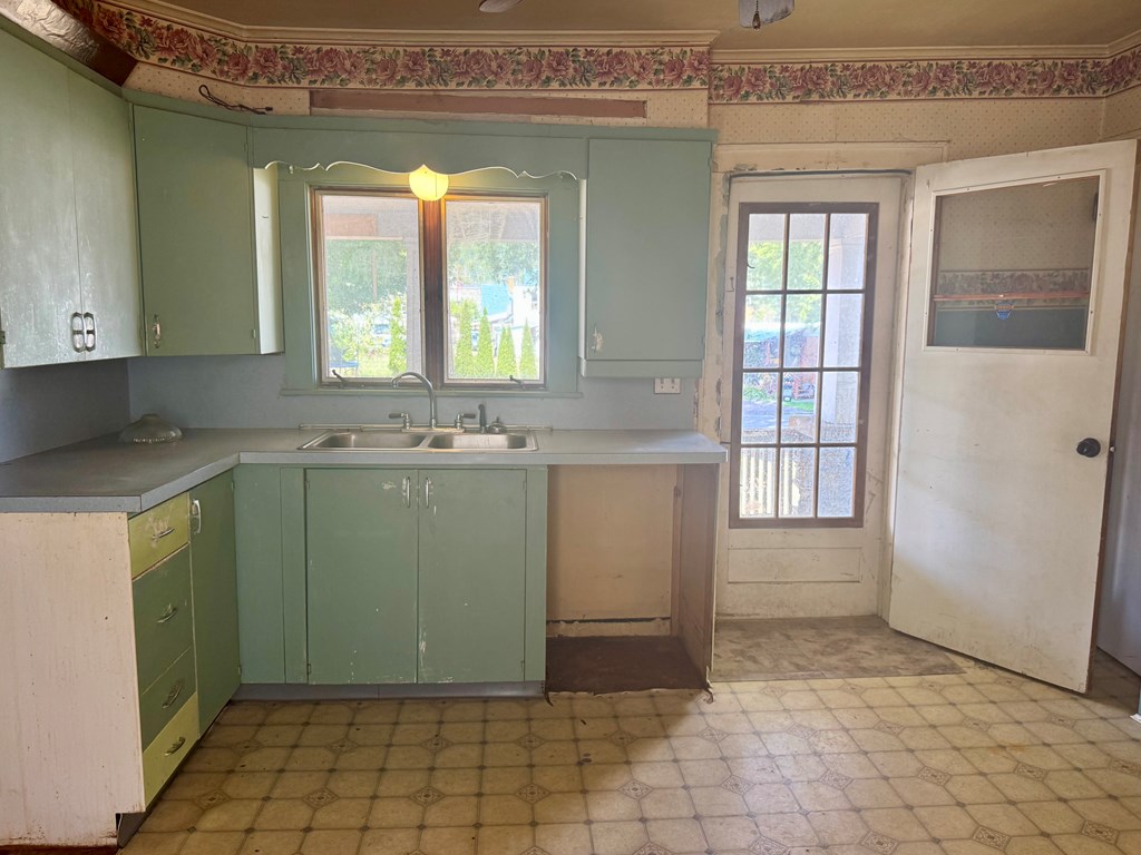 Westfield, Pennsylvania 16950, United States, 3 Bedrooms Bedrooms, ,2 BathroomsBathrooms,Residential,Active,203931