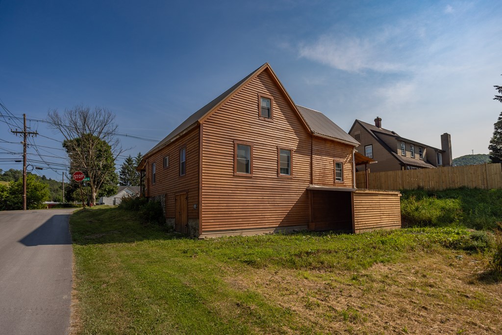 Westfield, Pennsylvania 16950, United States, 4 Bedrooms Bedrooms, ,2 BathroomsBathrooms,Residential,Active,26921