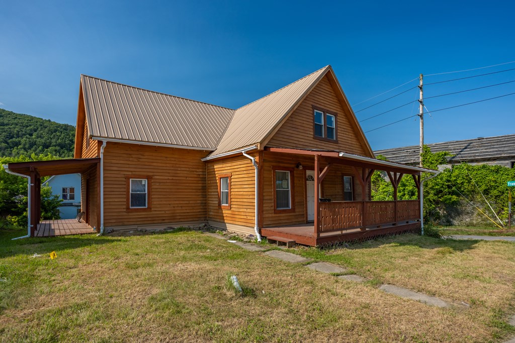 Westfield, Pennsylvania 16950, United States, 4 Bedrooms Bedrooms, ,2 BathroomsBathrooms,Residential,Active,26921