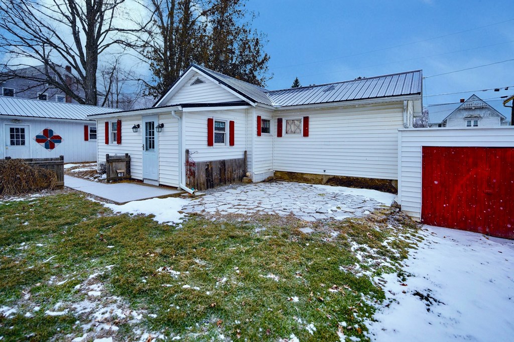 Westfield, Pennsylvania 16950, United States, 2 Bedrooms Bedrooms, ,1 BathroomBathrooms,Residential,Active,2302