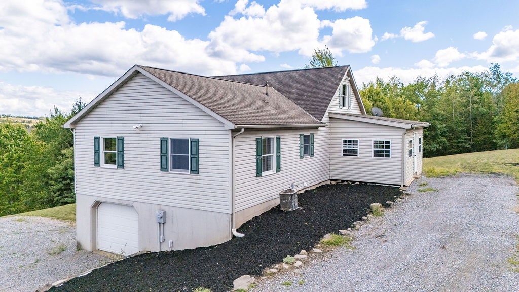 Tioga, Pennsylvania 16946, United States, 3 Bedrooms Bedrooms, ,2 BathroomsBathrooms,Residential,Active,201032