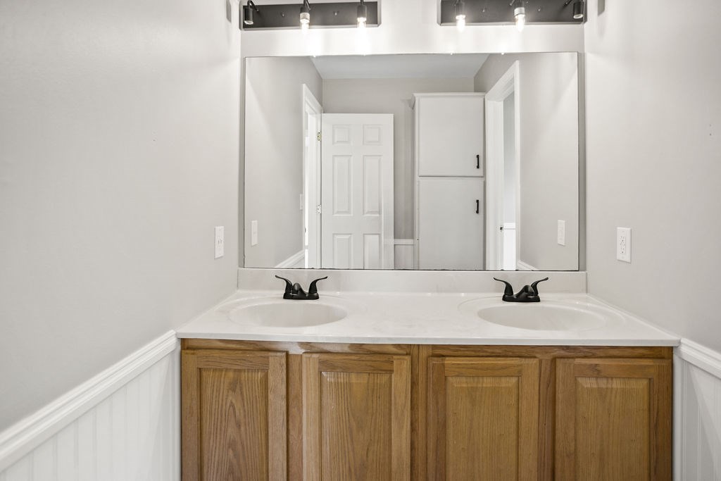 Tioga, Pennsylvania 16946, United States, 3 Bedrooms Bedrooms, ,2 BathroomsBathrooms,Residential,Active,201032