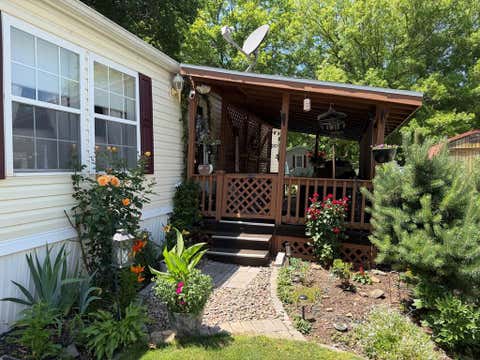 Photo for 16 Pin Oak Ln