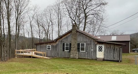 Photo for 930 Marsh Creek Rd
