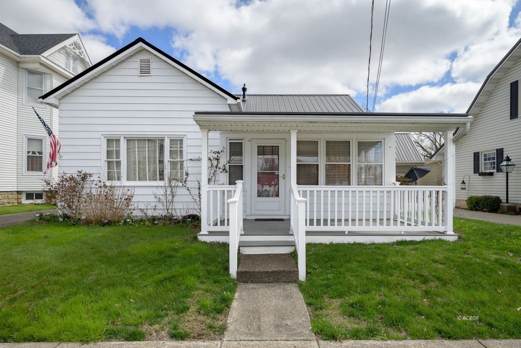 Photo of 913 Second Ave, Gallipolis, OH 45631 (MLS # 2434633)