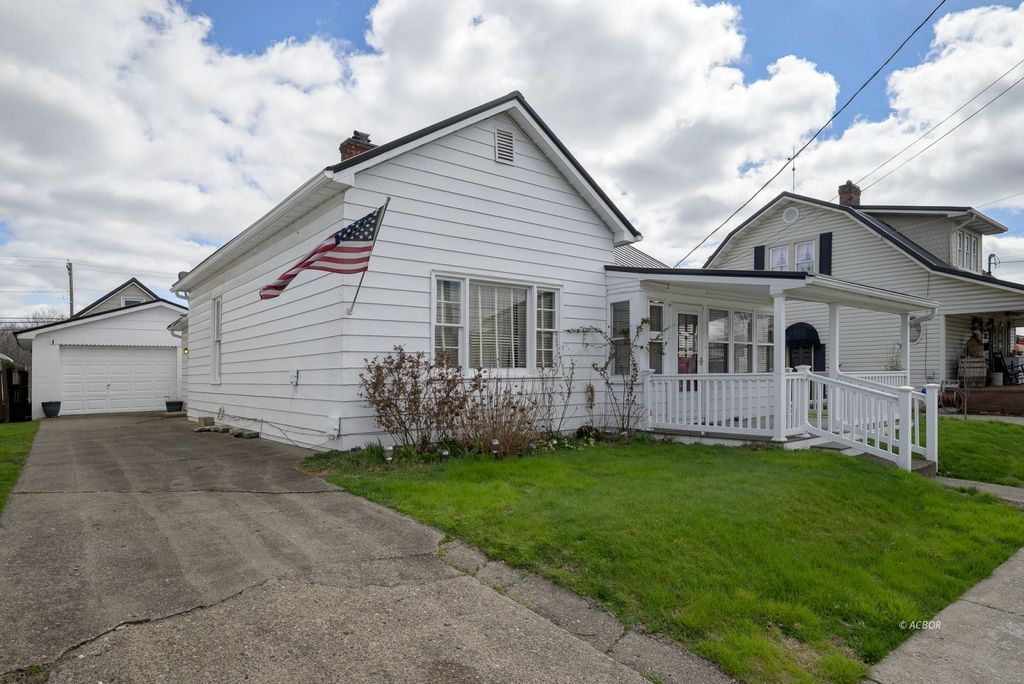 Photo of 913 Second Ave, Gallipolis, OH 45631 (MLS # 2434633)