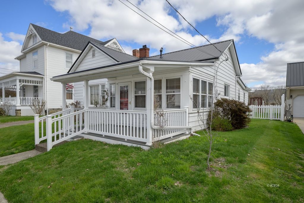 Photo of 913 Second Ave, Gallipolis, OH 45631 (MLS # 2434633)