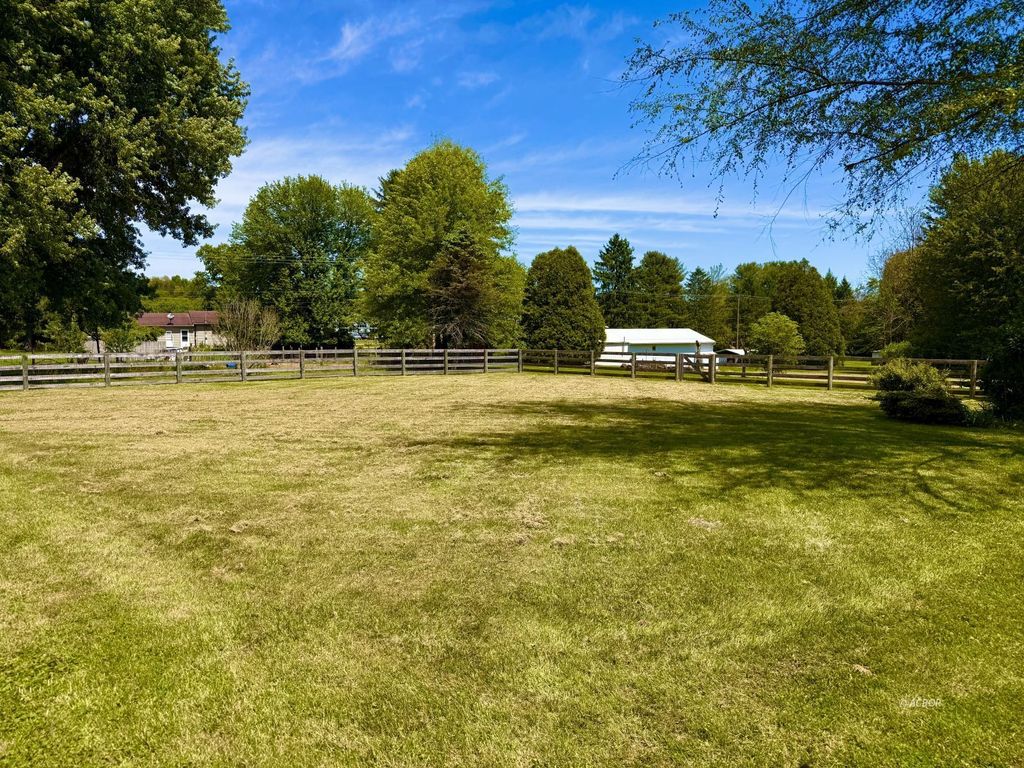 Photo of 27345 Miller Rd, Rockbridge, OH 43149 (MLS # 2434929)