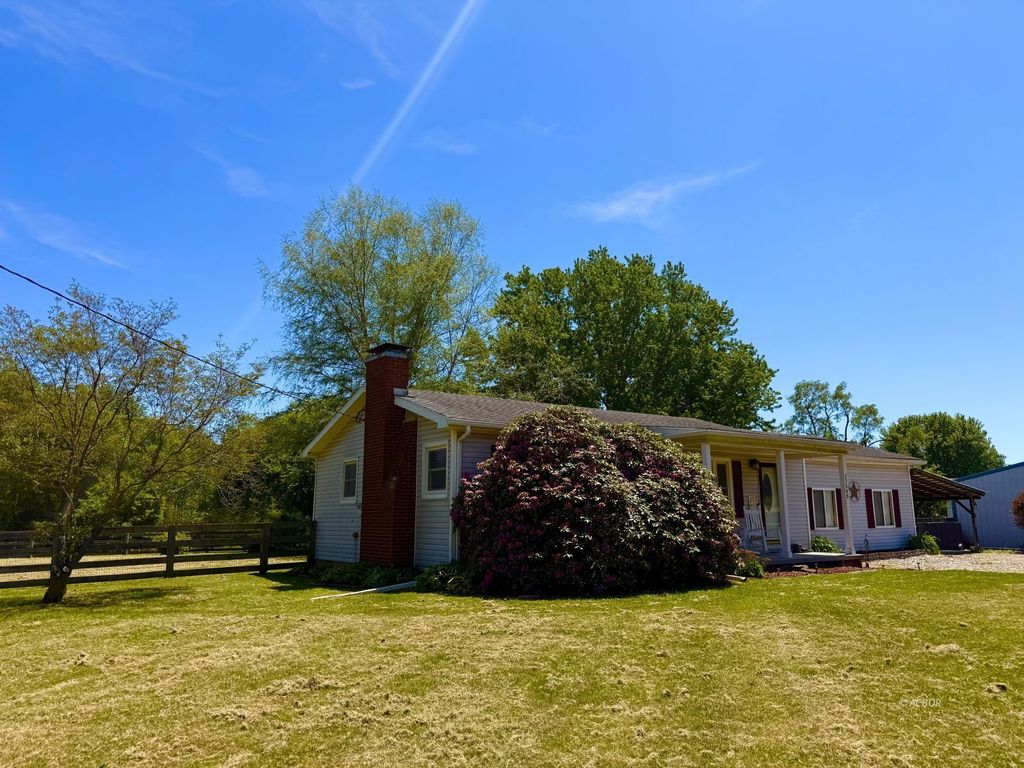Photo of 27345 Miller Rd, Rockbridge, OH 43149 (MLS # 2434929)