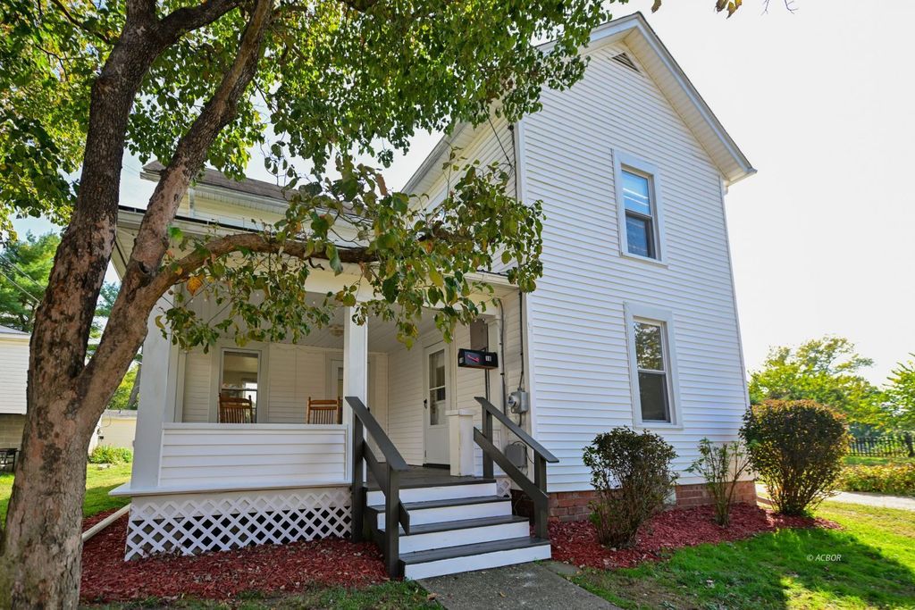 Photo of 18 Clarke St, Athens, OH 45701 (MLS # 2433999)