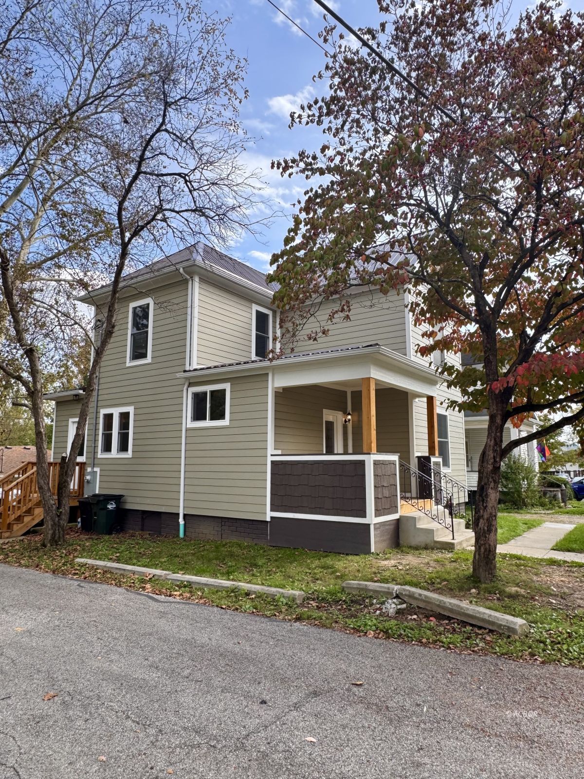 15 Montrose Ave